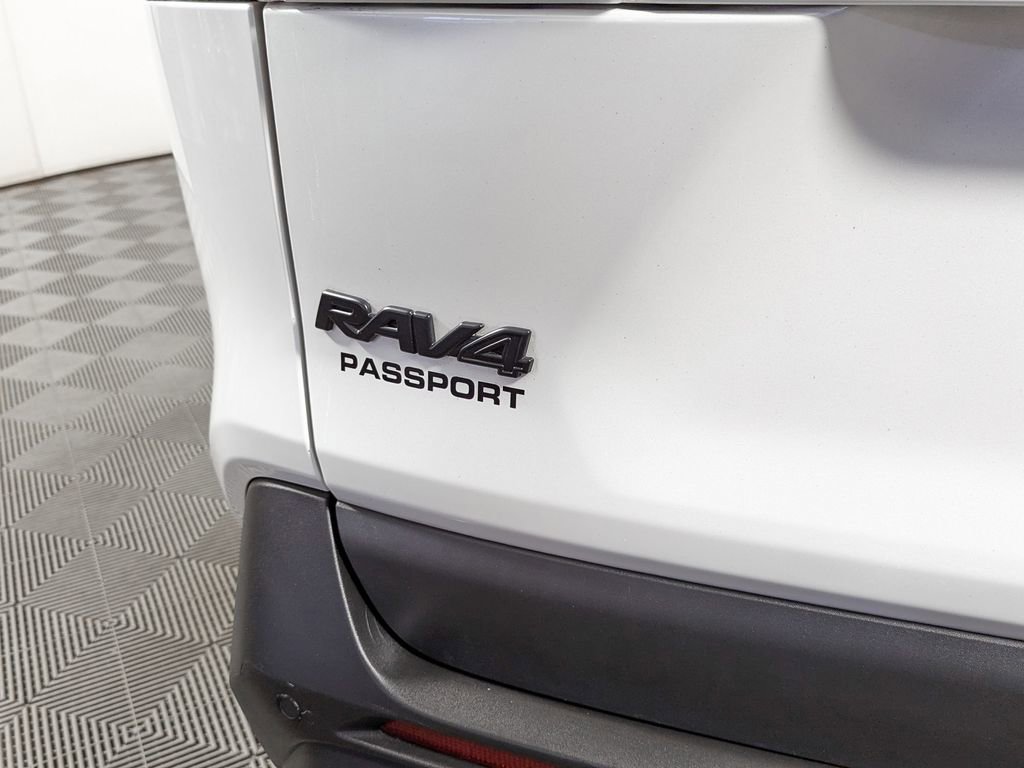 Used 2023 Toyota RAV4 XLE Premium image 13
