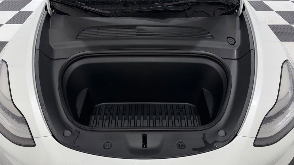 Used 2021 Tesla Model Y 2WD image 10