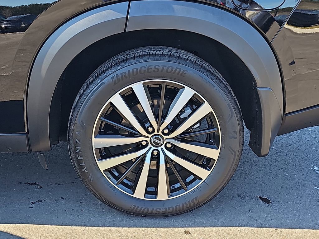 Used 2024 Nissan Pathfinder Platinum w/ Cargo Package image 38