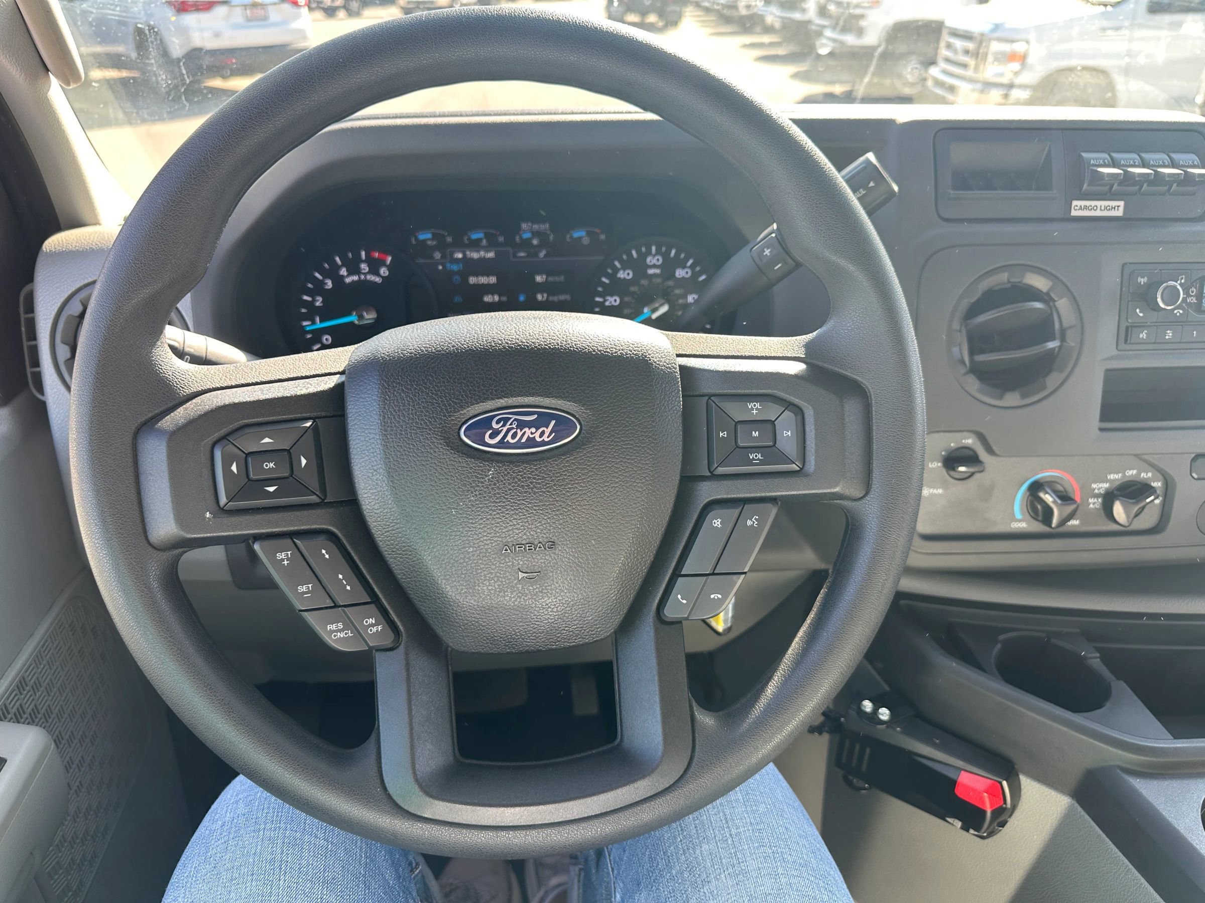 Used 2025 Ford E-350 and Econoline 350 Super Duty w/ Driver's Safety Package image 11