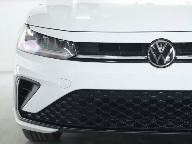 Used 2025 Volkswagen Jetta Sport image 6