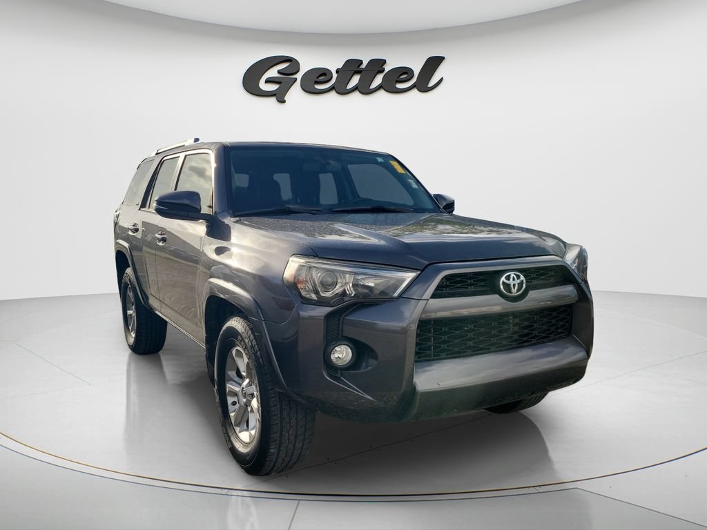 Used 2017 Toyota 4Runner SR5 Premium RWD image 2