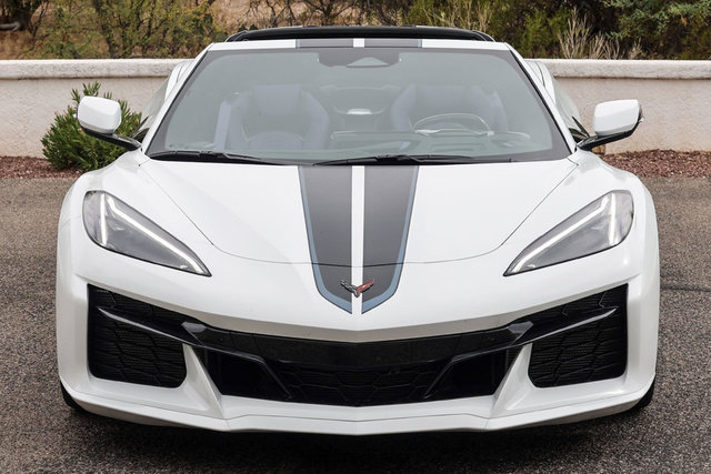 Used 2026 Chevrolet Corvette Z06 w/ Stealth Interior Trim Package RWD image 13