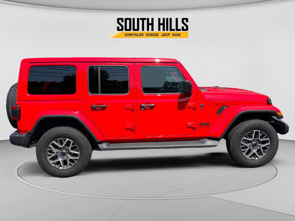 Used 2025 Jeep Wrangler Unlimited Sahara w/ Technology Group AWD/4WD image 6