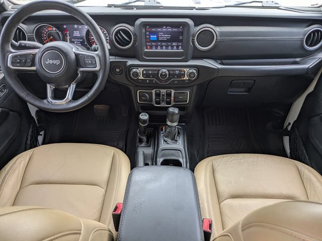 Used 2018 Jeep Wrangler Unlimited Sahara w/ Cold Weather Group AWD/4WD image 16