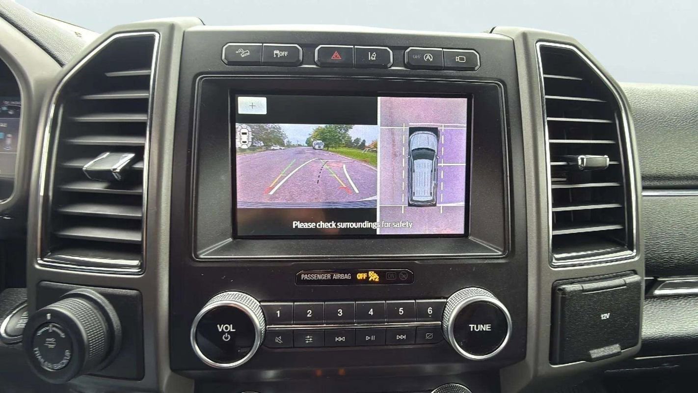 Used 2020 Ford Expedition XLT w/ Equipment Group 202A image 12