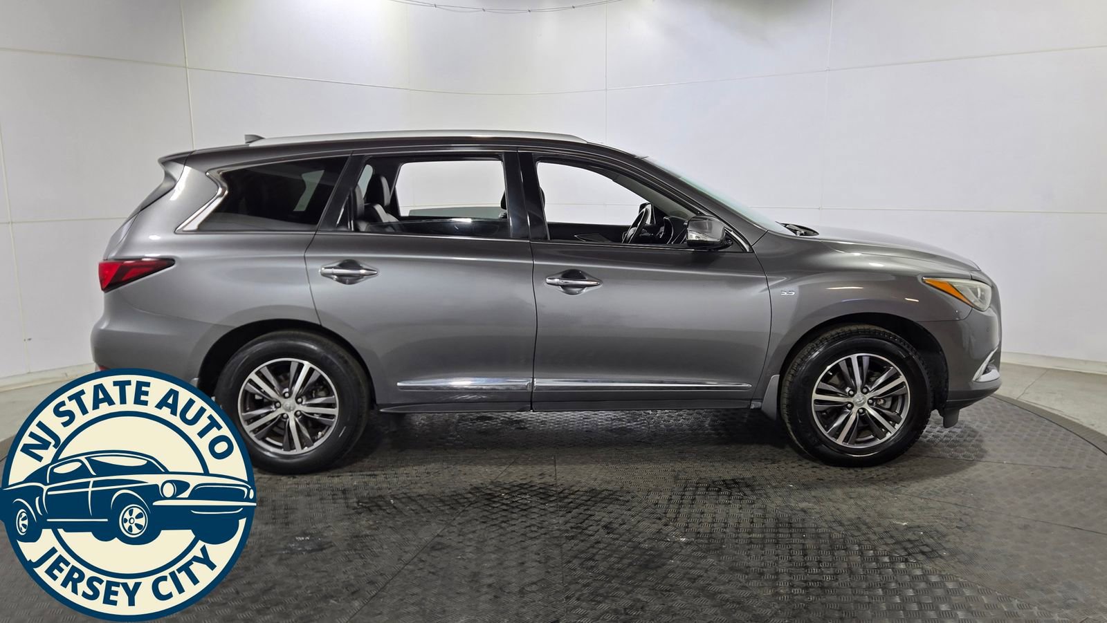 Used 2017 INFINITI QX60 FWD w/ Premium Plus Package image 8