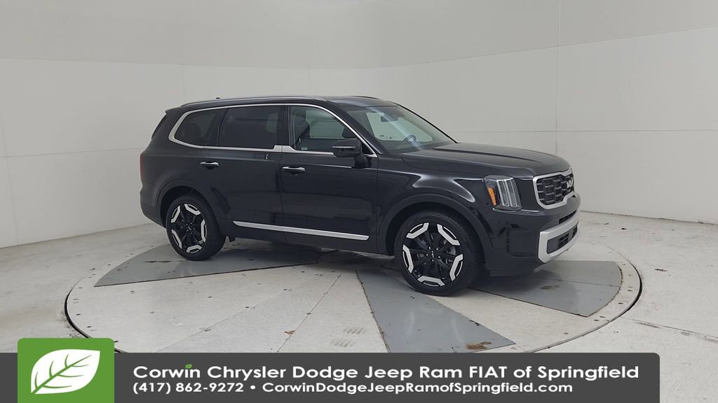 Used 2025 Kia Telluride S AWD/4WD image 2