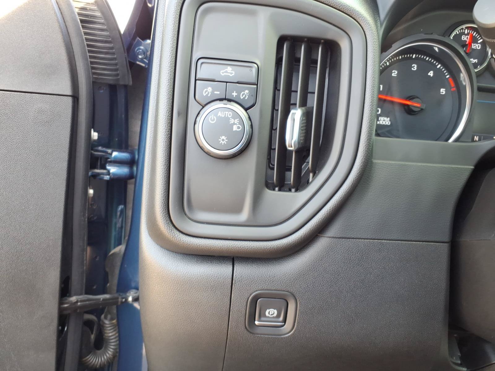 Used 2021 Chevrolet Silverado 2500 W/T w/ WT Convenience Package RWD image 18