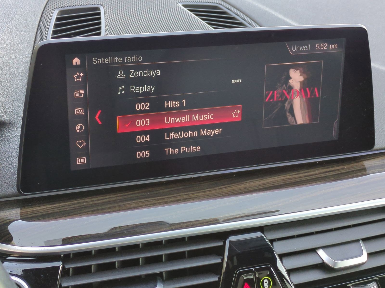 Used 2019 BMW 530e w/ Convenience Package image 23