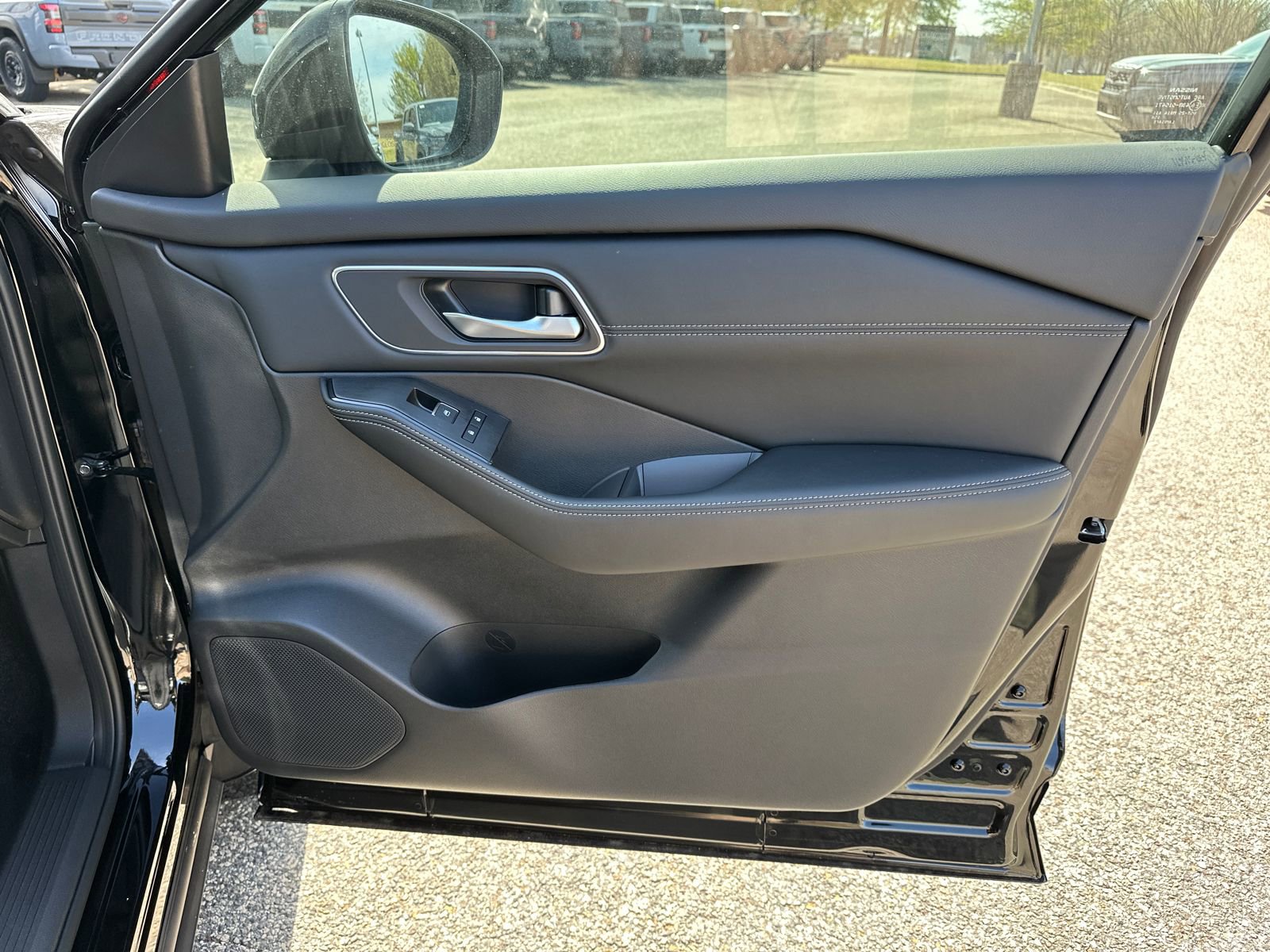 New 2026 Nissan Rogue Platinum w/ Platinum Premium Package image 12