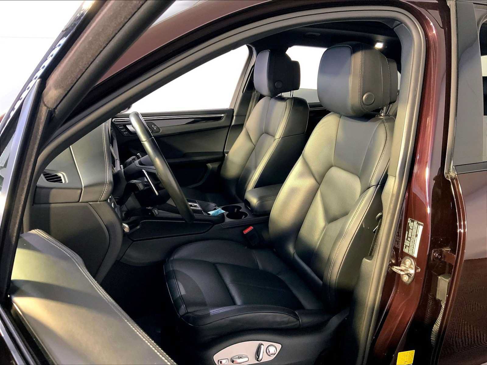 Used 2023 Porsche Macan S AWD/4WD image 6