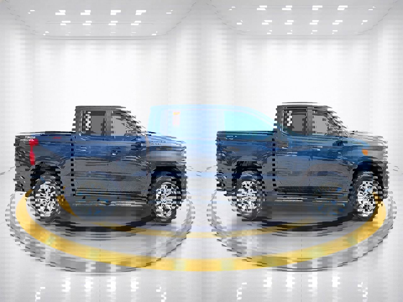 Used 2022 Chevrolet Silverado 1500 Custom w/ Safety Confidence Package AWD/4WD image 5