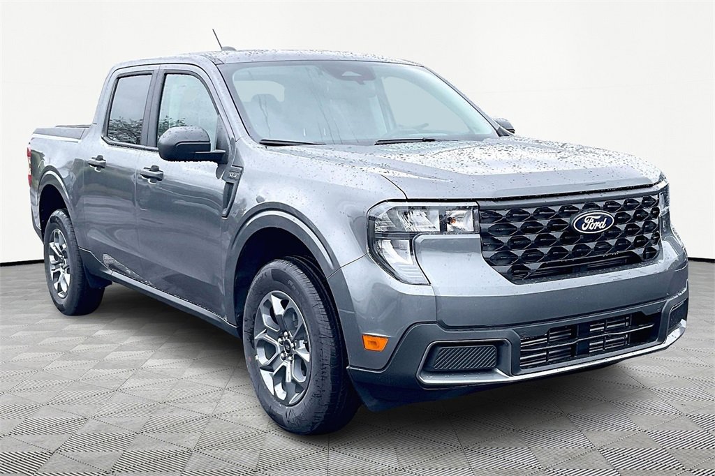 New 2025 Ford Maverick XLT w/ Equipment Group 302A