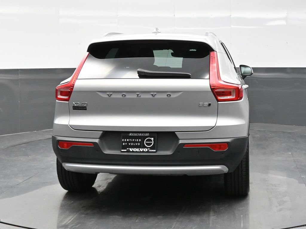 Used 2025 Volvo XC40 B5 Plus image 6