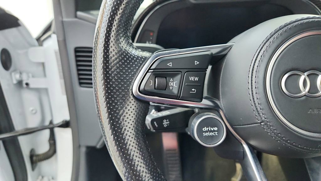 Used 2017 Audi R8 V10 w/ Carbon Exterior Package image 30