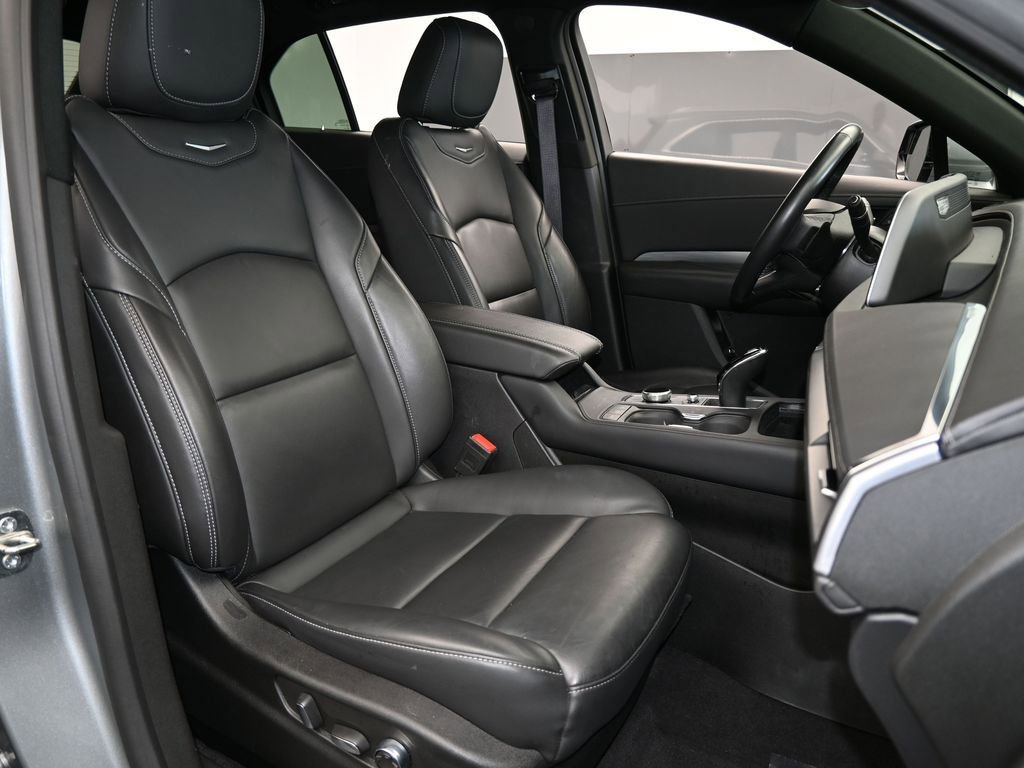 Used 2024 Cadillac XT4 Premium Luxury image 42