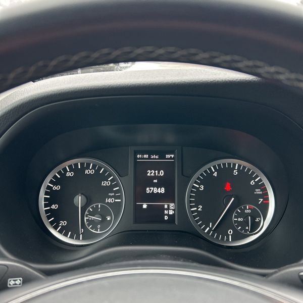 Used 2018 Mercedes-Benz Metris Passenger image 27