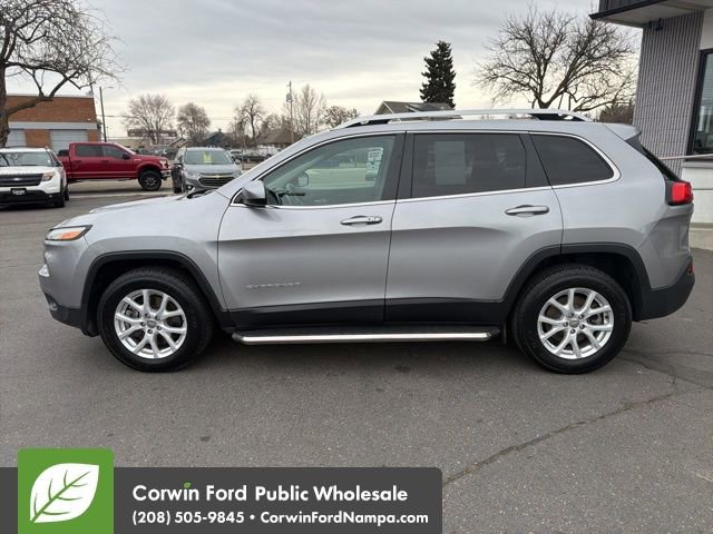Used 2018 Jeep Cherokee Latitude Plus w/ Cold Weather Group image 8