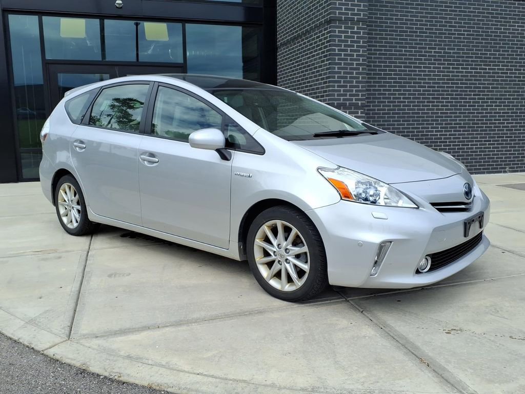 Used 2012 Toyota Prius V Five FWD video 1