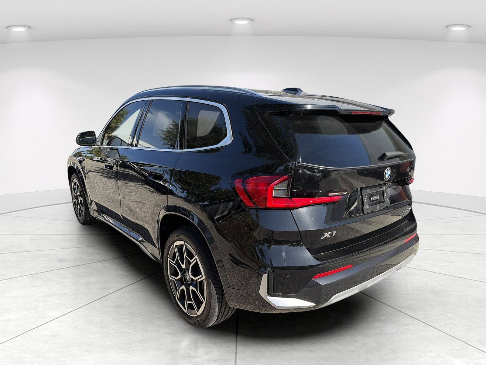 New 2026 BMW X1 xDrive28i AWD/4WD image 6