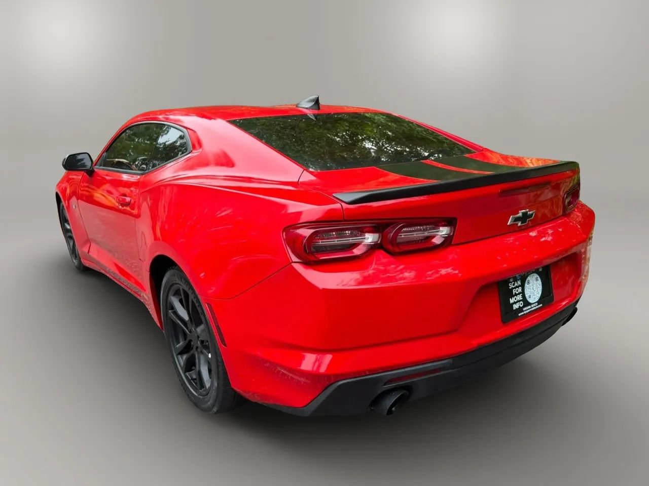 Used 2022 Chevrolet Camaro LS RWD image 5