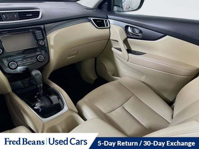 Used 2016 Nissan Rogue SL w/ SL Premium Package image 26