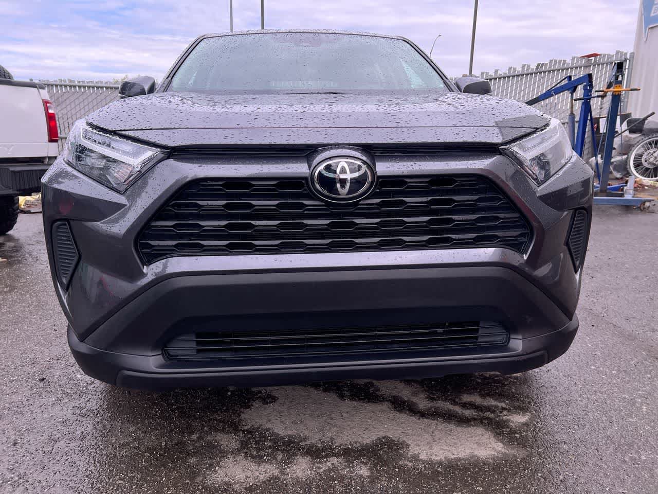 Used 2024 Toyota RAV4 LE AWD/4WD image 29