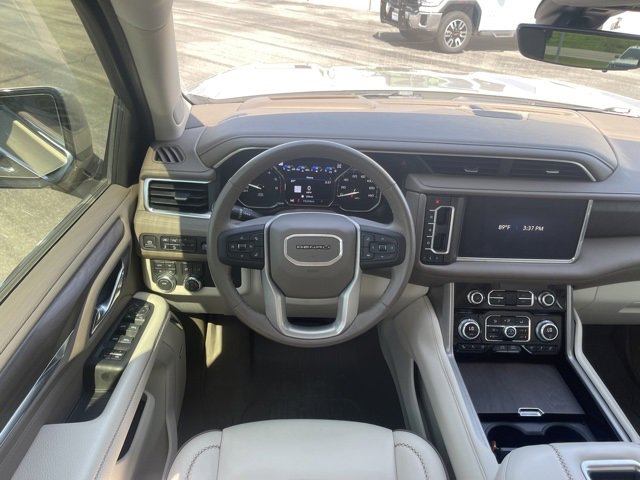 Used 2021 GMC Yukon Denali w/ Denali Premium Package image 19