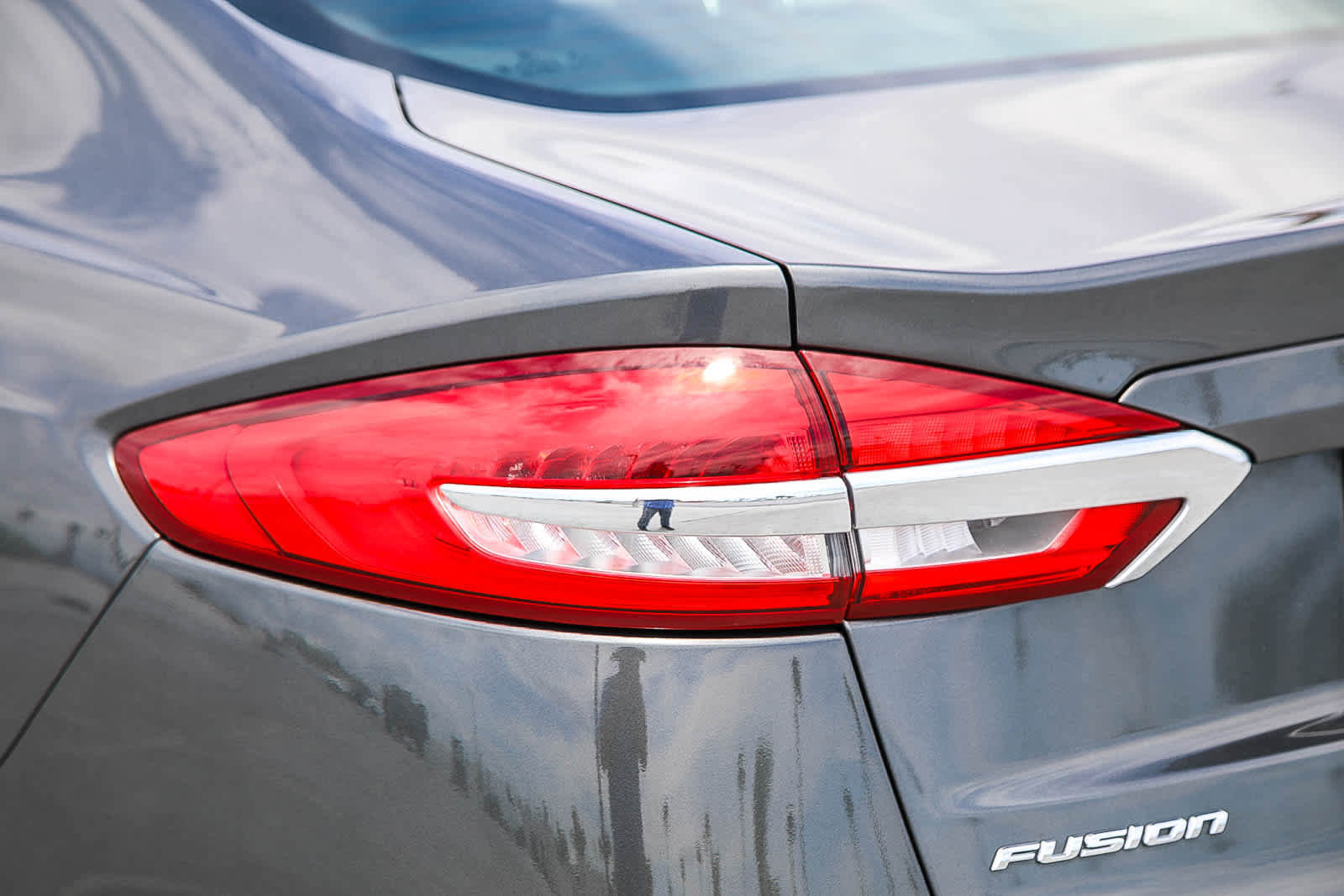 Used 2019 Ford Fusion SEL FWD image 9