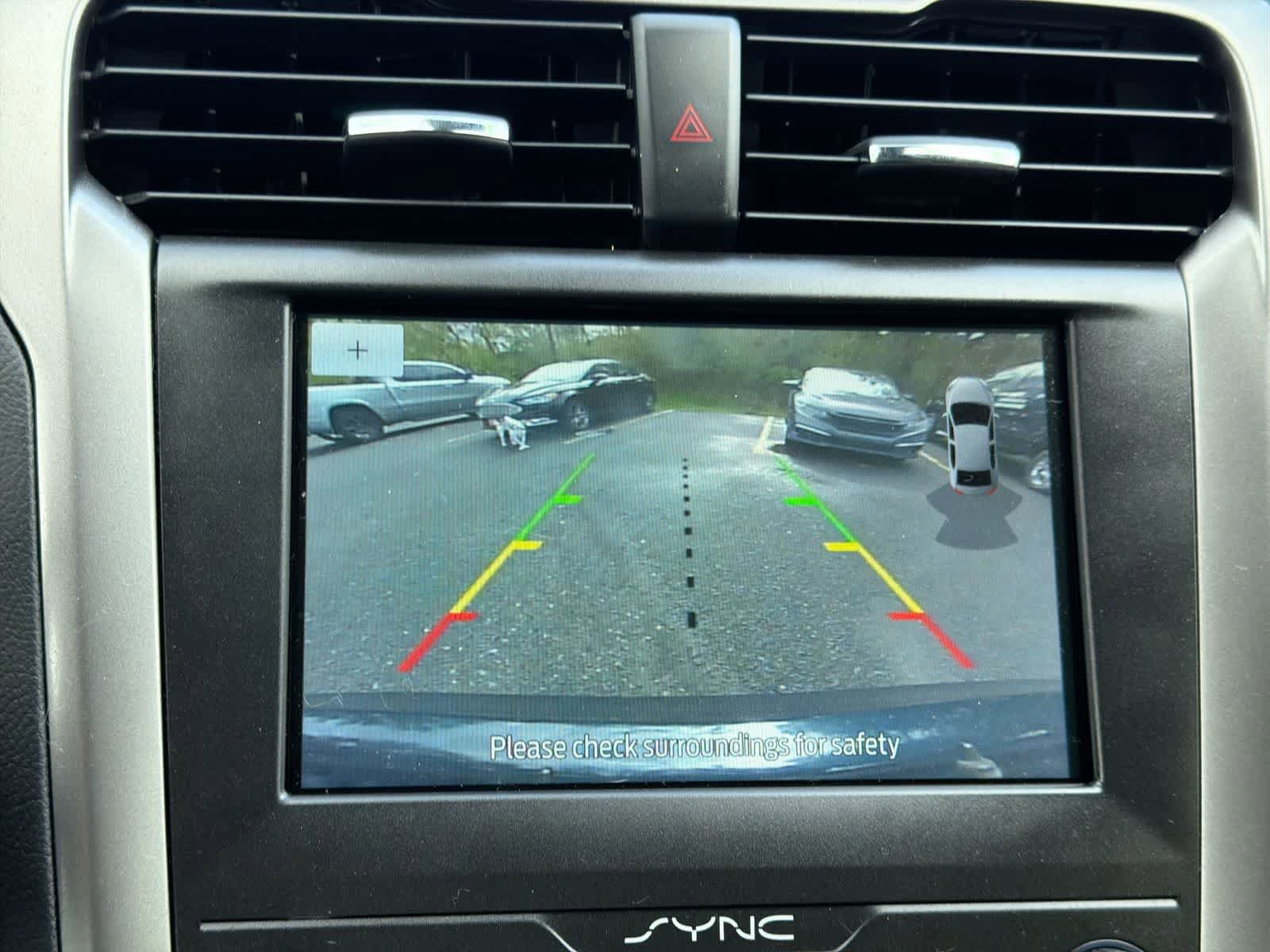 Used 2020 Ford Fusion SE FWD image 29