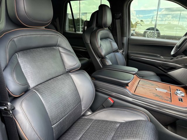 New 2025 Lincoln Navigator L Black Label image 19