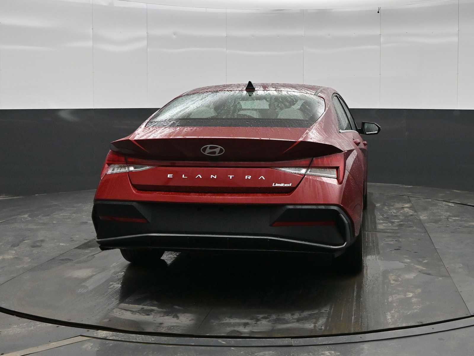 Certified 2025 Hyundai Elantra Limited image 7