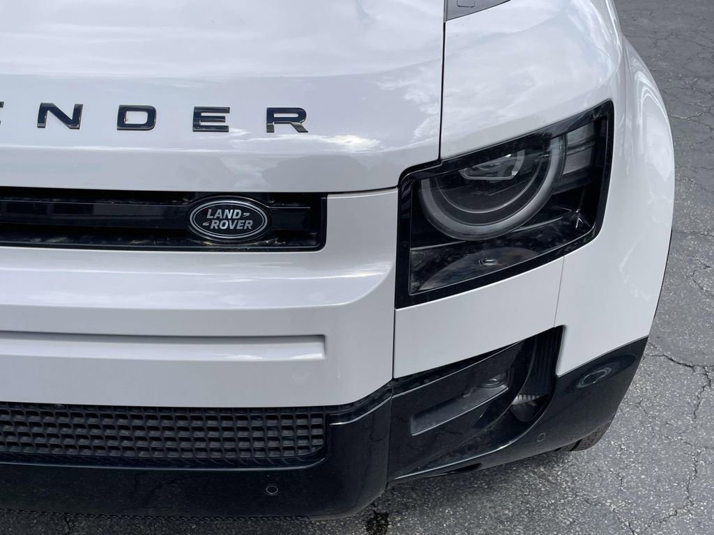 New 2026 Land Rover Defender 130 X-Dynamic SE AWD/4WD image 7