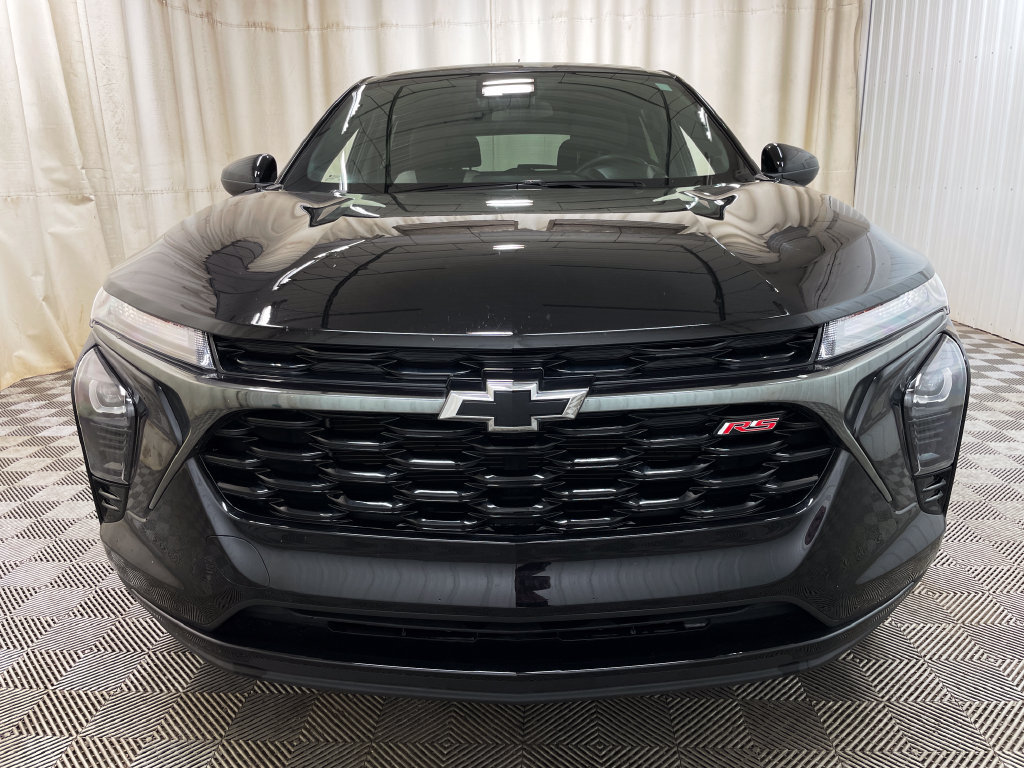 Used 2025 Chevrolet Trax RS w/ Driver Confidence Package FWD image 16