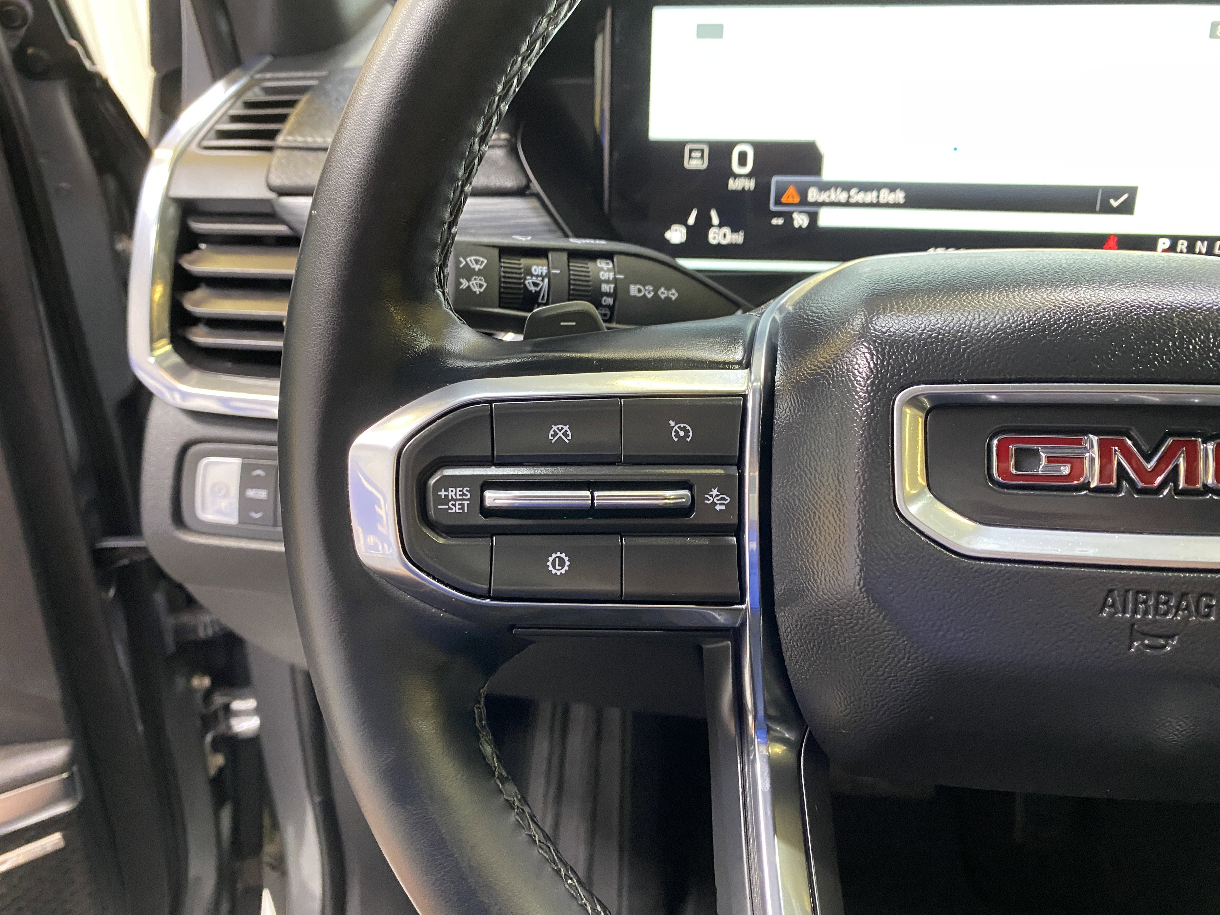 Used 2025 GMC Acadia Elevation image 36
