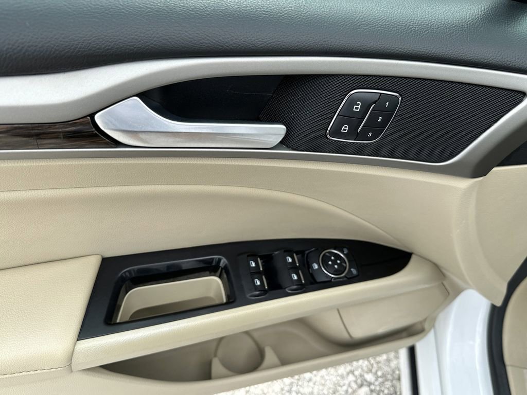 Used 2013 Ford Fusion SE image 11