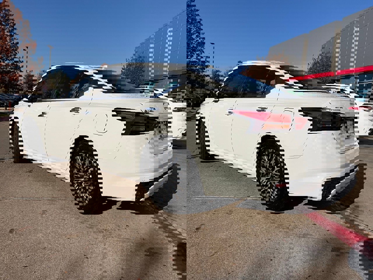 Used 2025 Nissan Altima 2.5 SV image 8