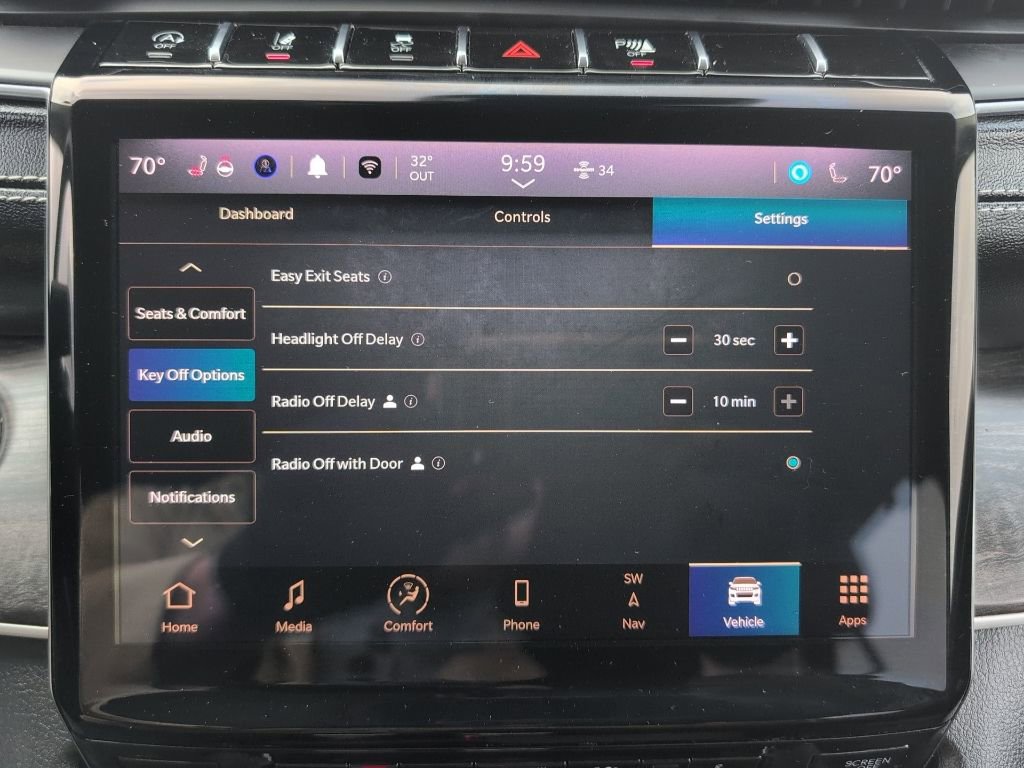 Used 2023 Jeep Grand Cherokee Limited w/ Luxury Tech Group II image 59