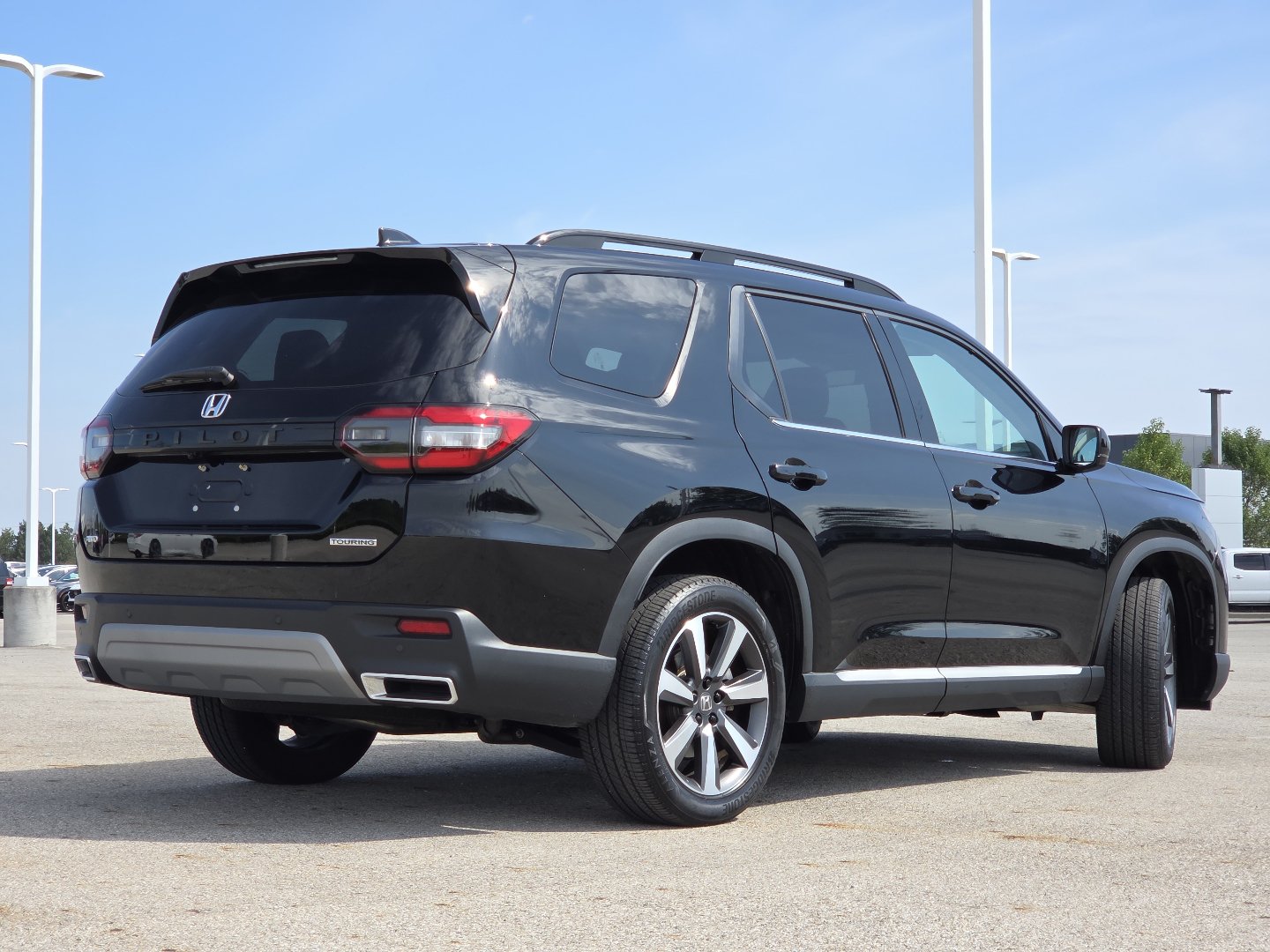 Used 2025 Honda Pilot Touring image 19