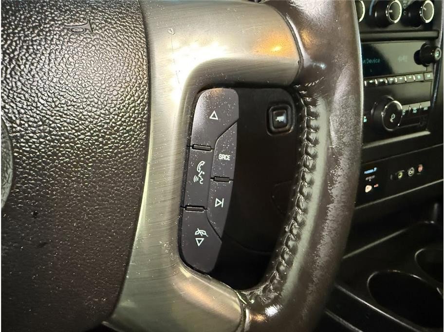 Used 2017 Chevrolet Express 2500 image 24