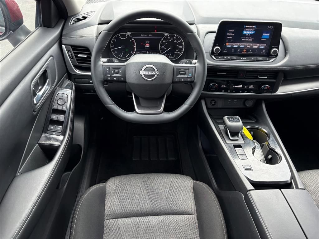 Certified 2025 Nissan Rogue SV image 21