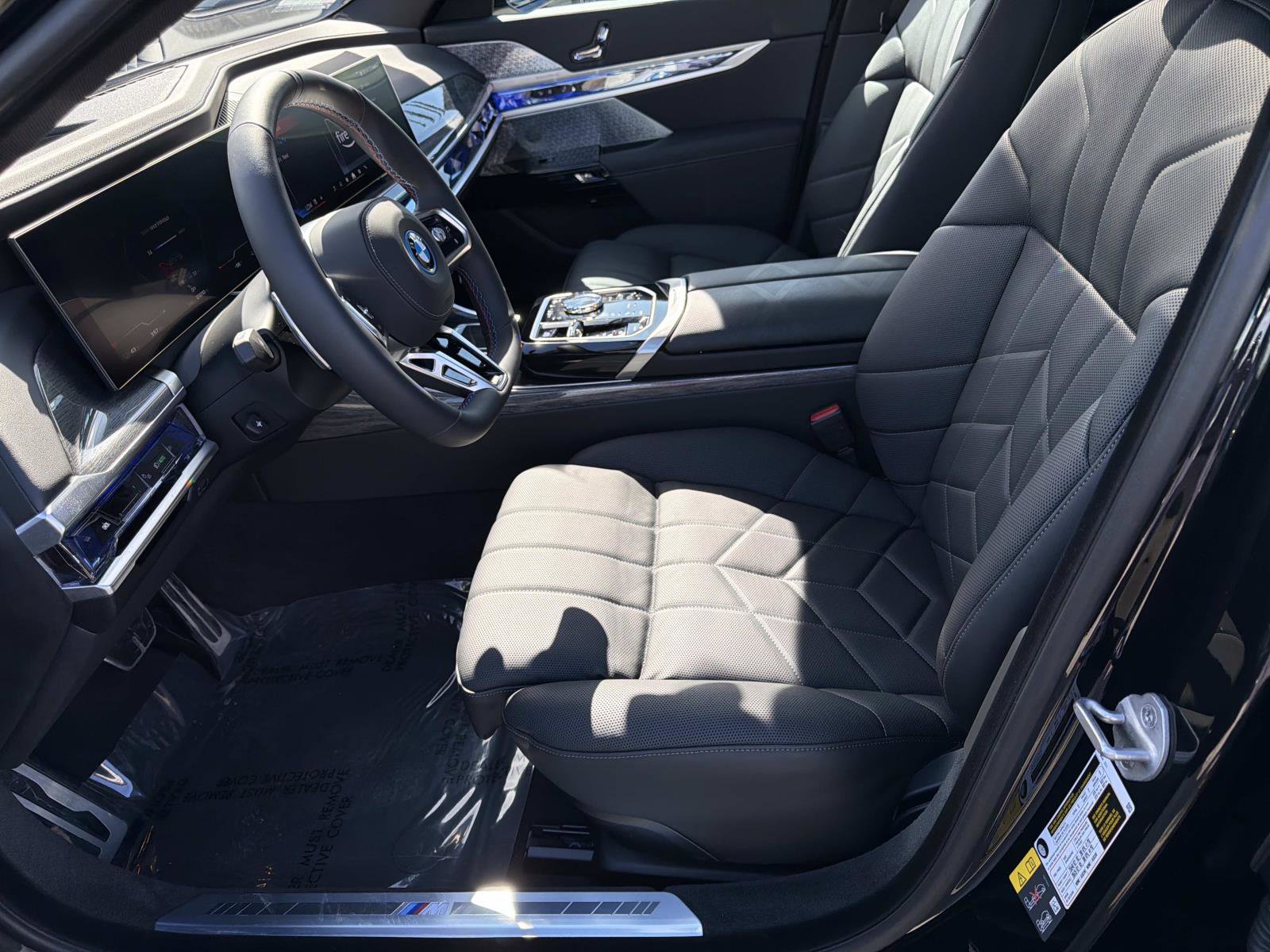 Used 2025 BMW i7 M70 w/ Executive Package image 17