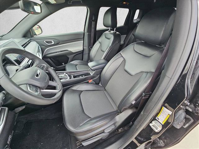 Used 2025 Jeep Compass Latitude image 15