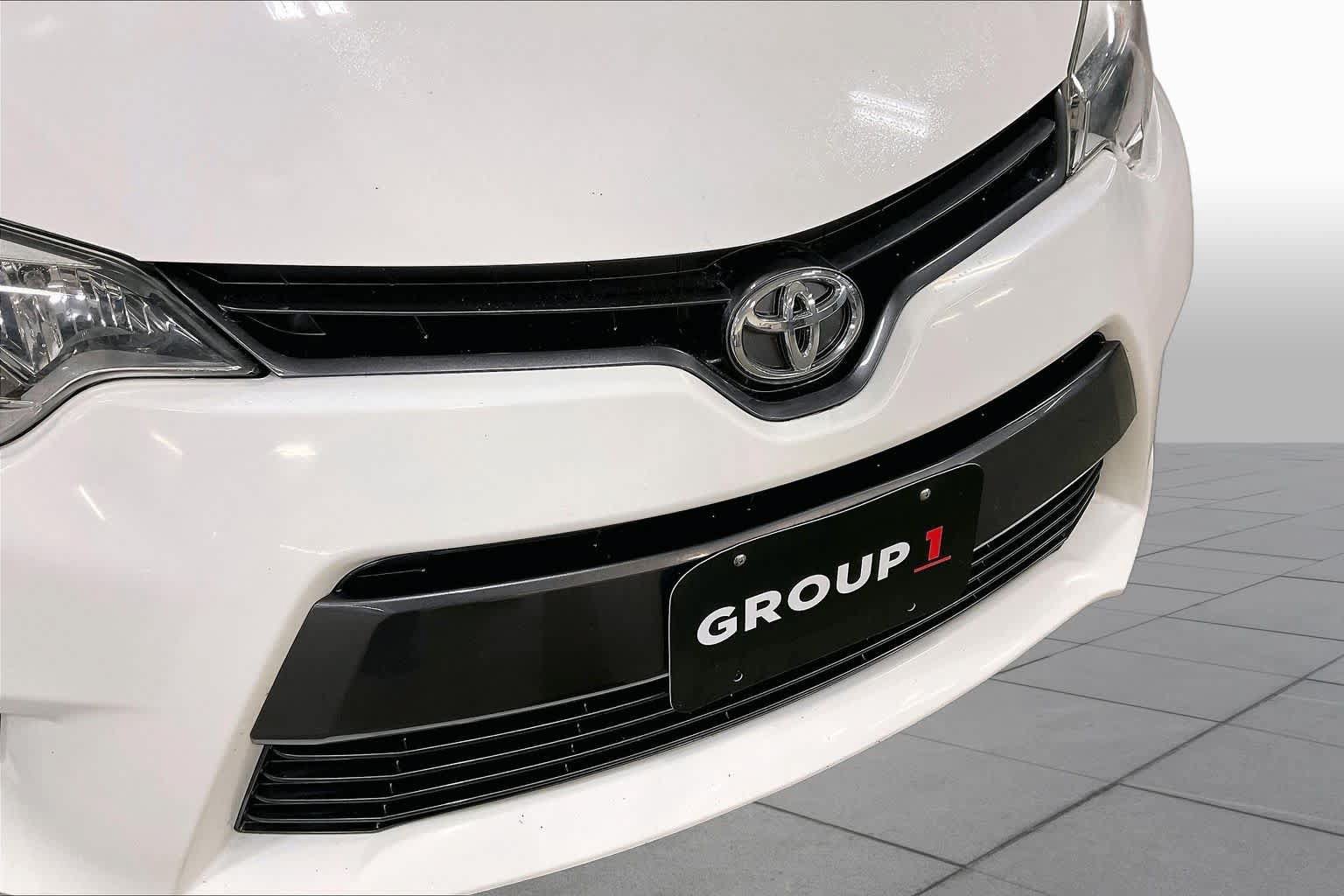 Used 2015 Toyota Corolla LE FWD image 29