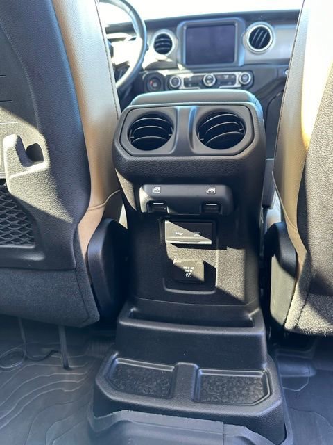 Used 2018 Jeep Wrangler Unlimited Rubicon image 34