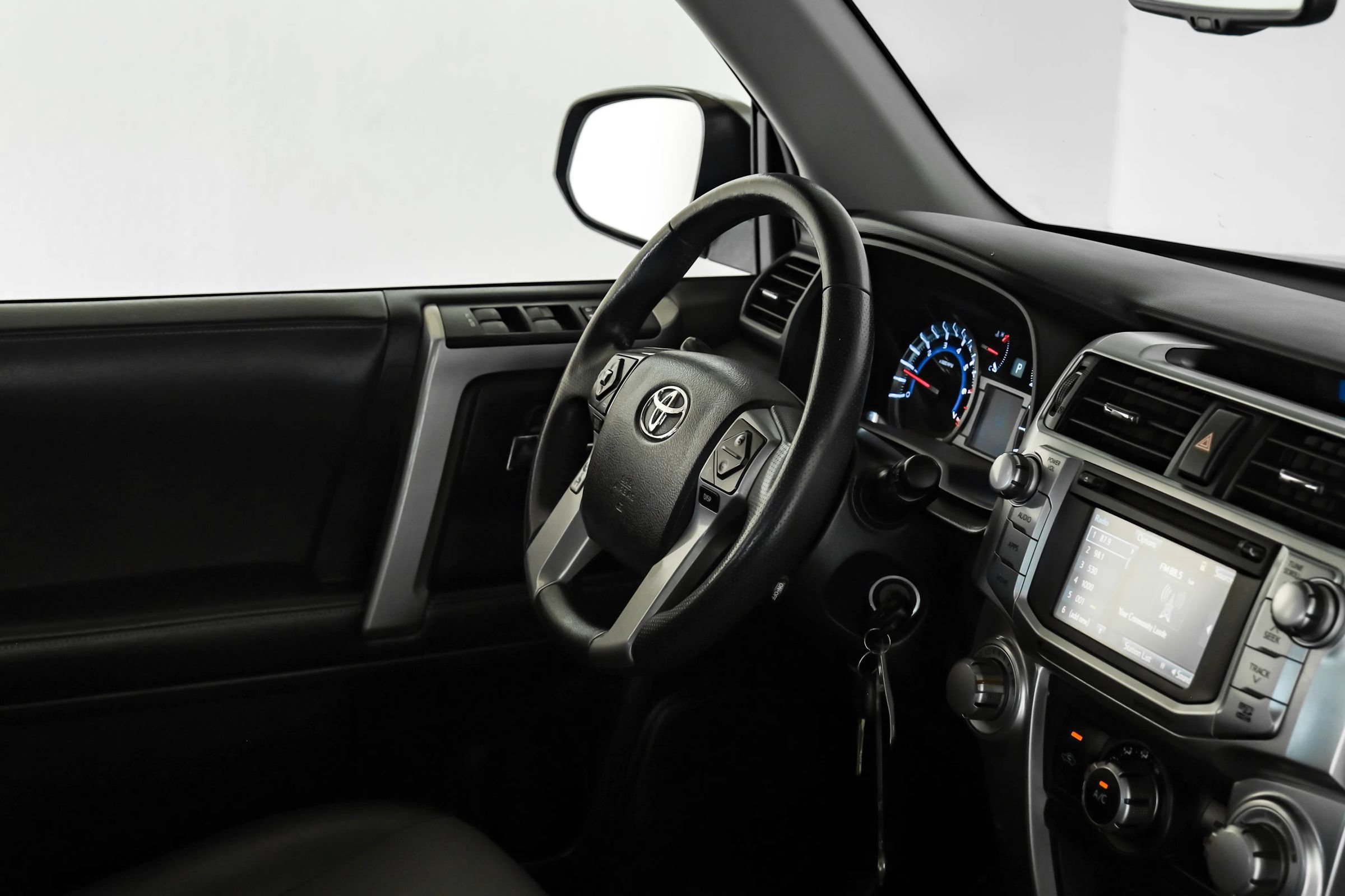 Used 2018 Toyota 4Runner SR5 Premium AWD/4WD image 13