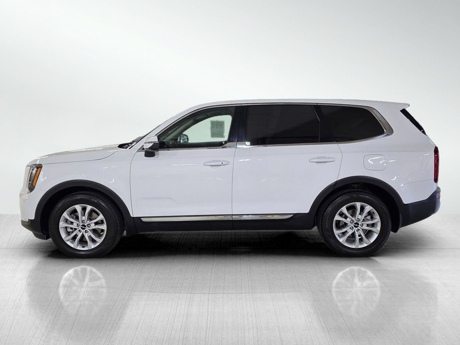 Used 2022 Kia Telluride LX AWD/4WD image 4
