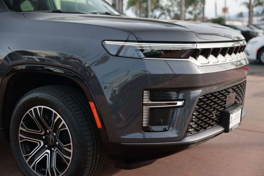 New 2026 Jeep Grand Wagoneer L 2WD w/ 8-Passenger Seating Package image 7