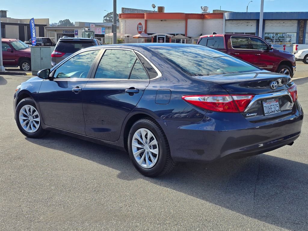 Used 2017 Toyota Camry LE image 3